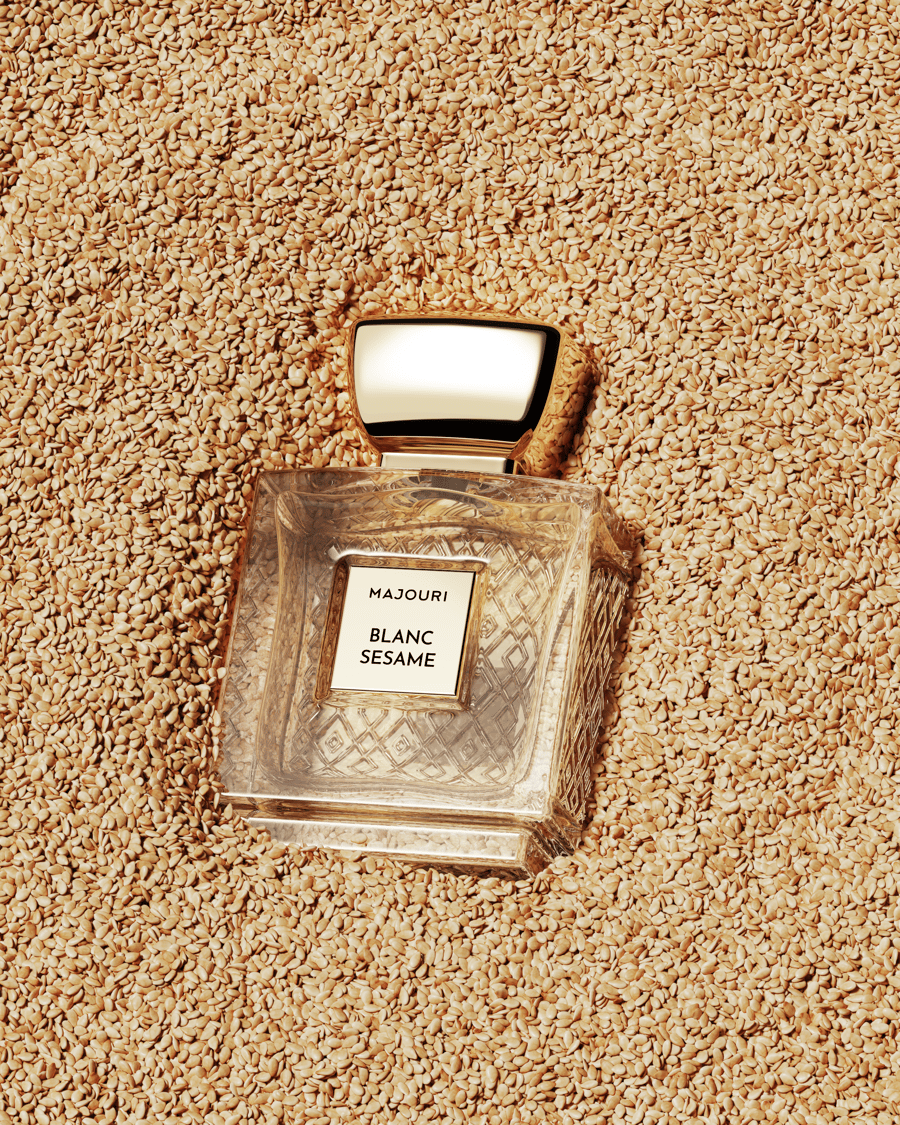 Blanc Sesame Drowning in Sesames Full Shot