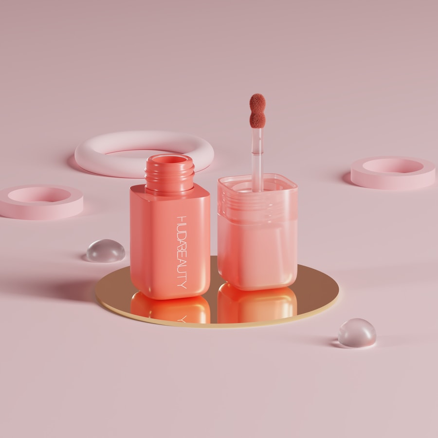 Huda Gloss Opened Single Full Shot