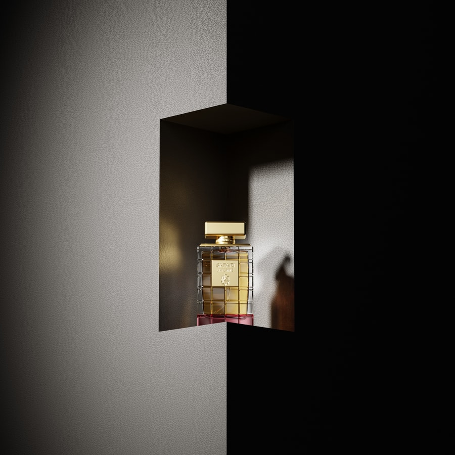 Safari Gray-Black Centred Single Long Shot